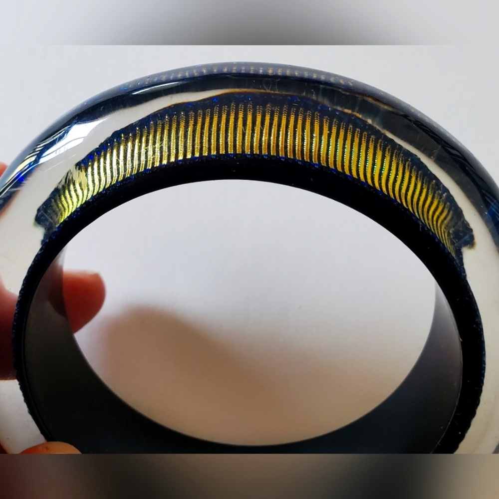 Flying Saucer Optical Illusion Bangle Bracelet